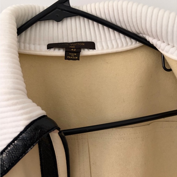Louis Vuitton Cream and Black Zippered Top - Picture 7 of 11